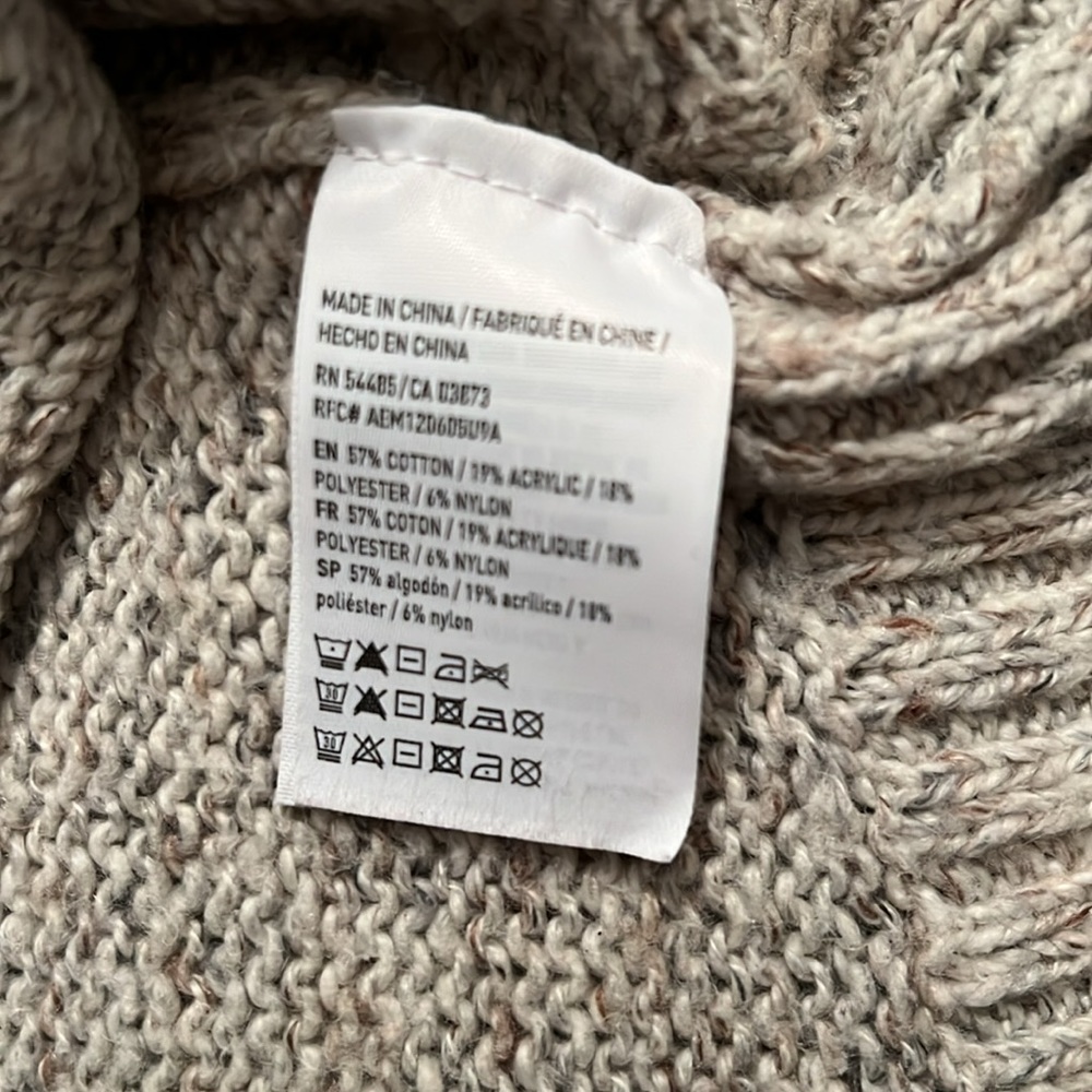 American Eagle Sweater - Picture 5 of 6